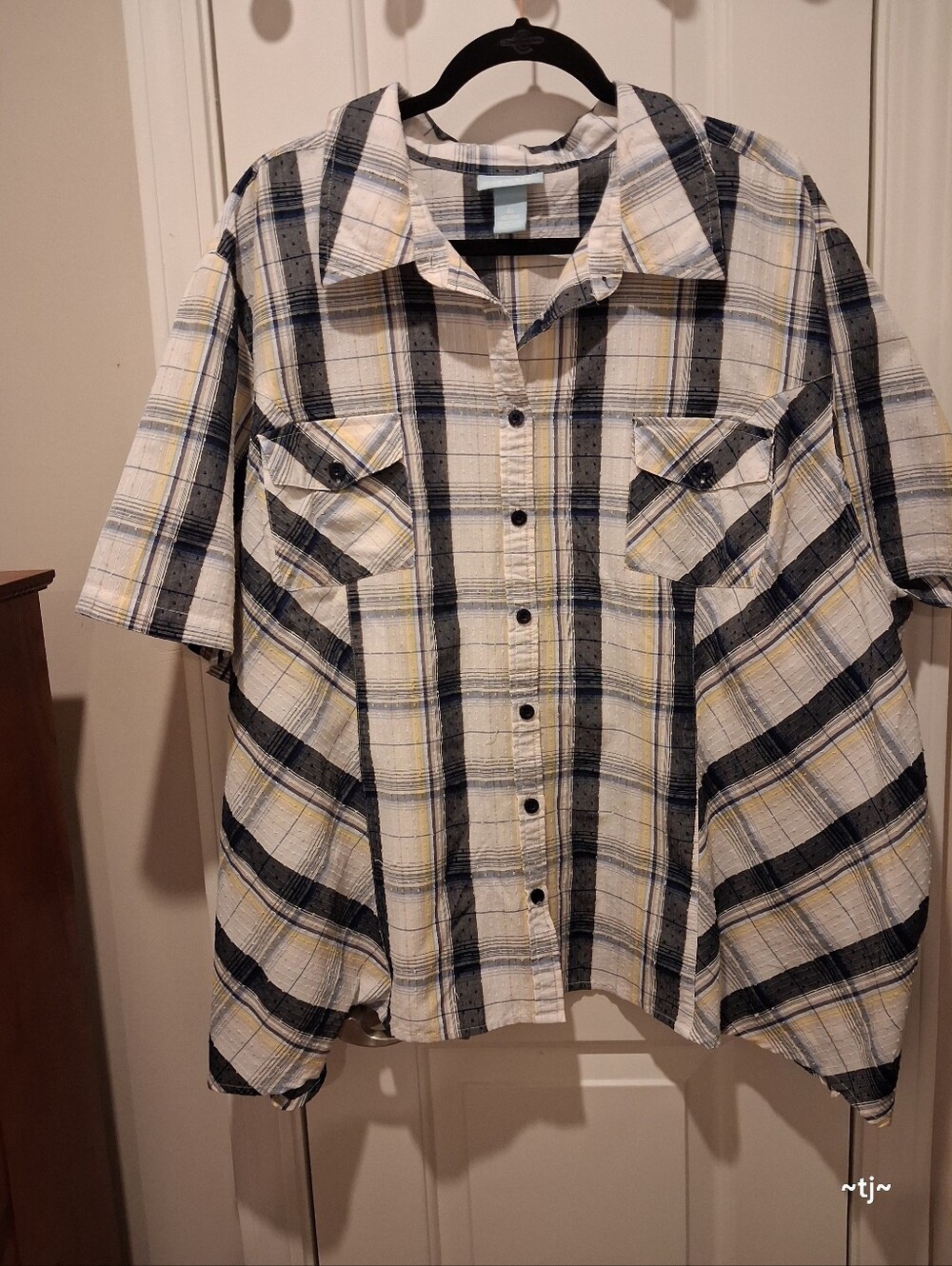 Liz & Me Plaid Short-Sleeve Button-Up Shirt - White, Black, Blue